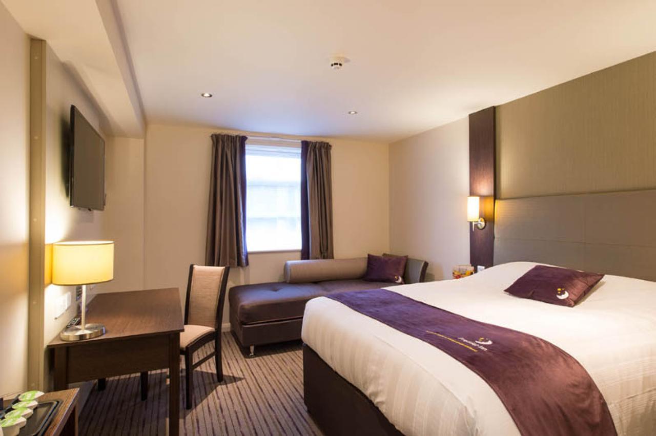 Premier Inn Southwark Borough High St London Exteriör bild